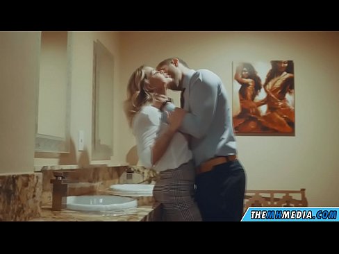 ❤️ Nuair a mheallann blonde busty tú i seomra scíthe poiblí ️ Porn ag ga.it-com.top ❌